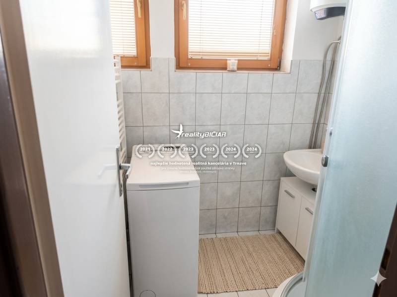 kupelna,sprch kut.jpg